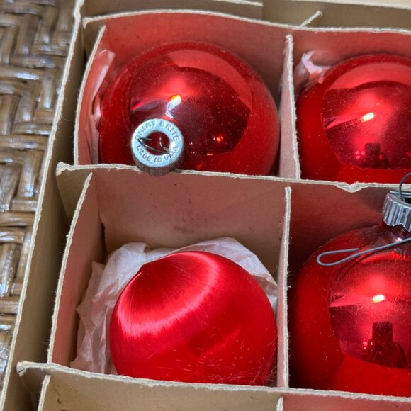 Vintage Christmas Ornaments Red & Gold Glass  Balls And Silk Wraped - Picture 3 of 8